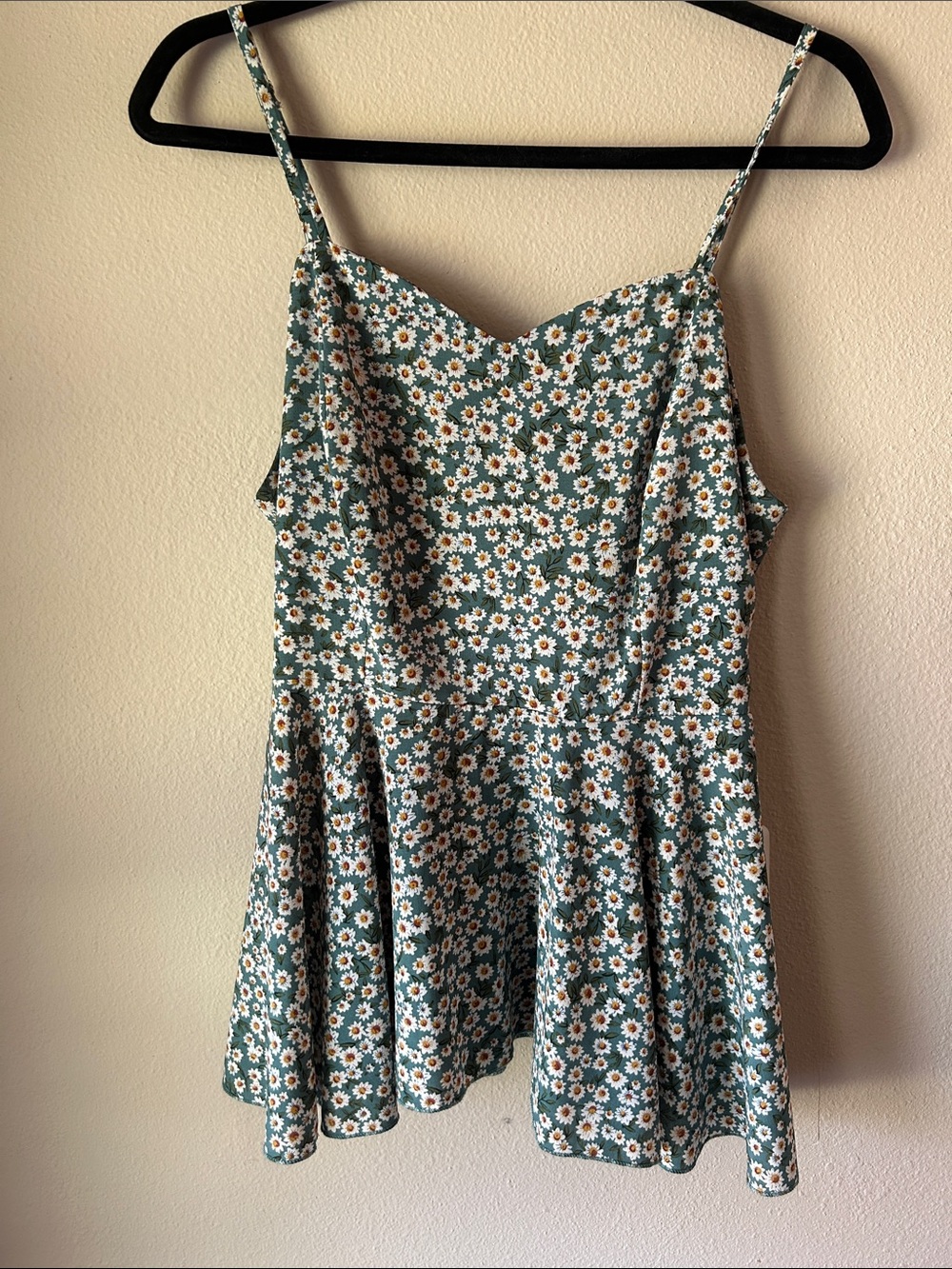Green Daisy Print Spaghetti Strap Tank Top